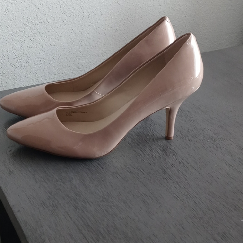 Women's Nude Dress Shoe